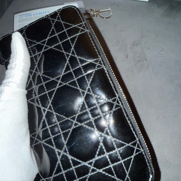 🔥Dior Patent Leather Black Key Zippy Around Long and box + authenticity card🔥 - Picture 17 of 17